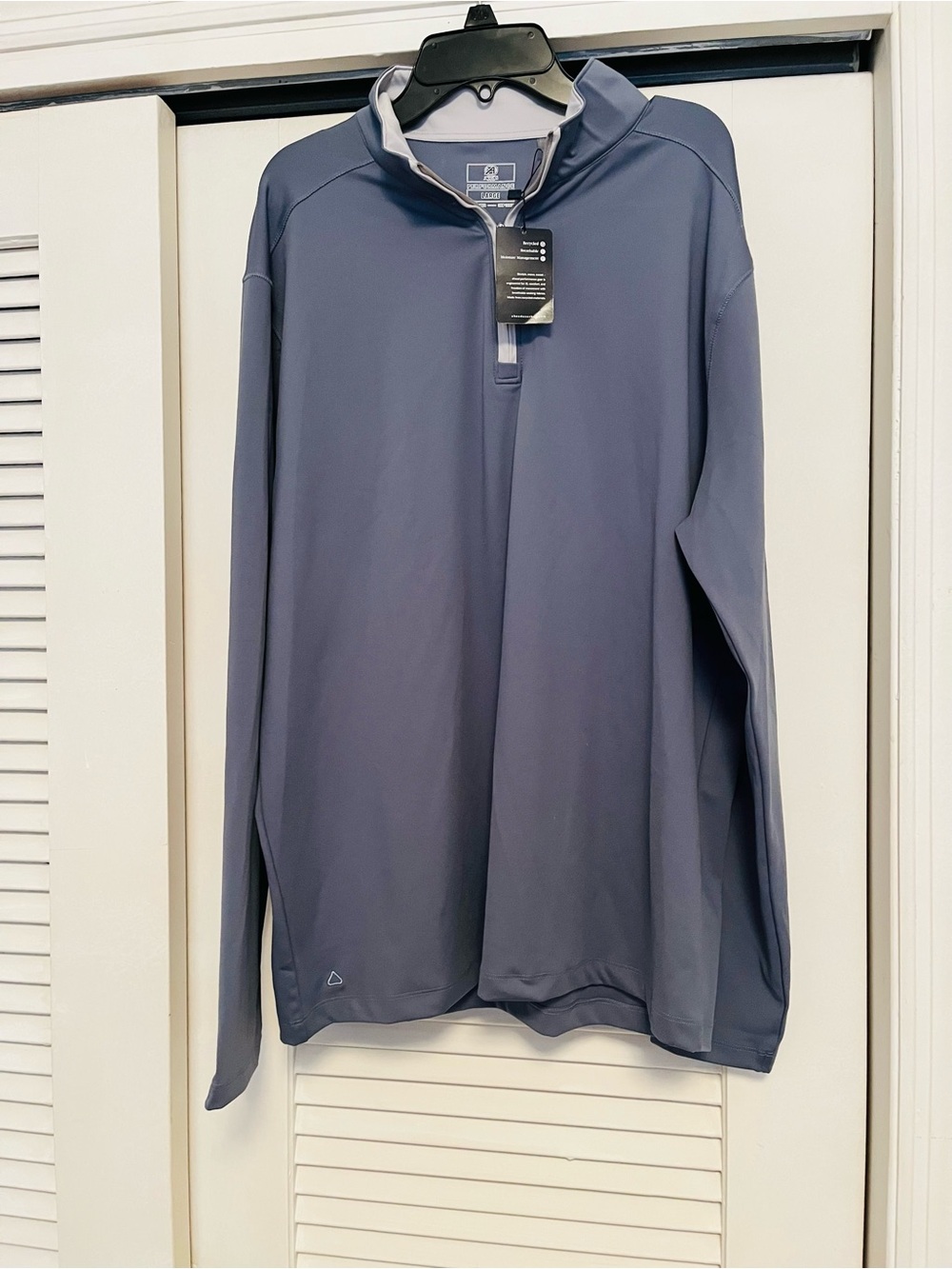 NWT- Men's AHEAD Performance Pewter Quarter-Zip pullover in size large